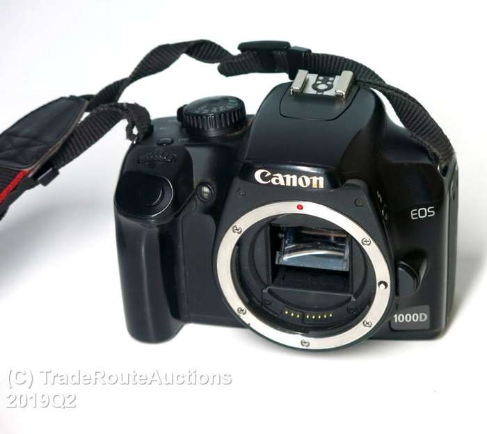 Canon EOS 1000D Digital SLR camera BODY ONLY