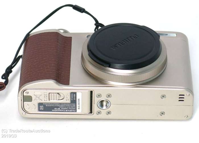 Fuji Fujifilm XF10 24.2MP APS-C sensor, 4K Video,18.5mm f/2 lens