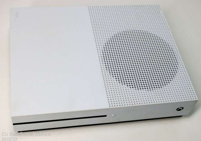 Microsoft Xbox One S 1TB Console (WHITE) Model 1681 + 1 Controller