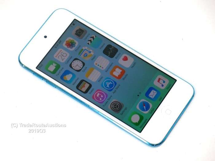Apple iPod Touch | BLUE | 64GB | 5th Generation | A1421 | MD718BT/A | RETINA DISPLAY