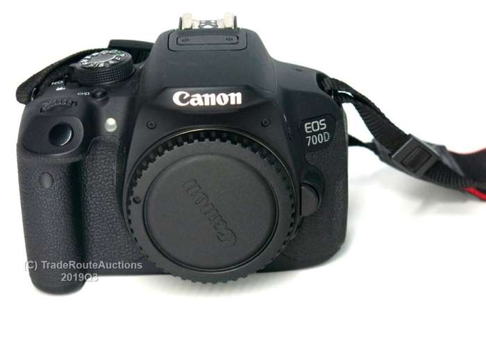 PLEASE READ - Canon EOS 700D DIGITAL SLR CAMERA BODY ONLY | 18.0 MP FULL HD