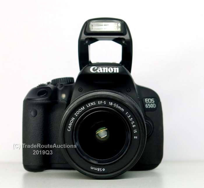 CANON 650D Digital SLR CAMERA with Canon 18-55mm Lens (18 Megapixels) DSLR Camera Kit