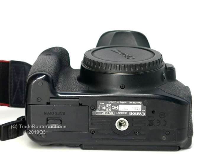 CANON 650D Digital SLR CAMERA BODY (18 Megapixels)
