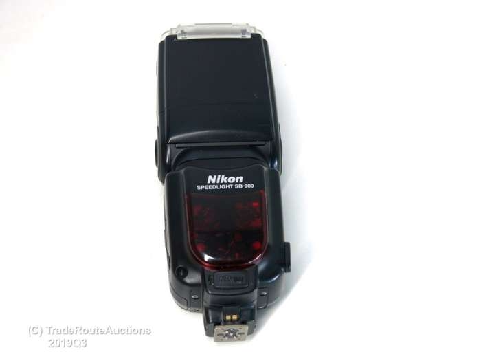 Nikon SB-900 Speedlight Flash for Nikon DSLR Cameras