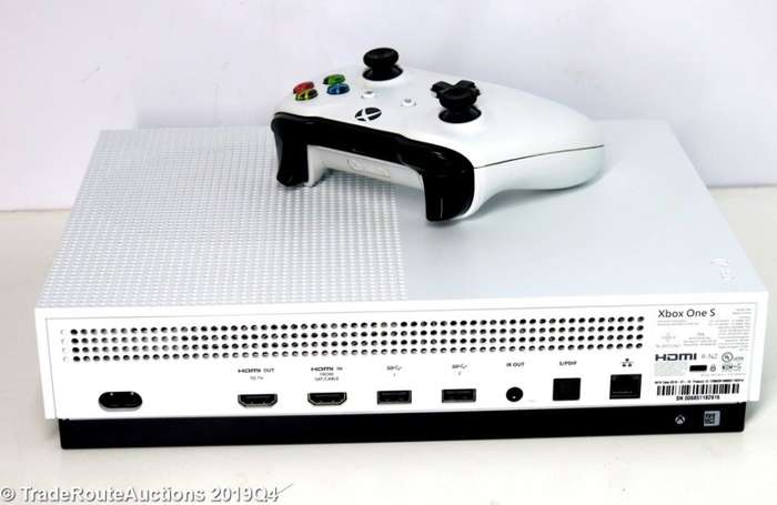 Microsoft Xbox One S 1TB Console (WHITE) Model 1681 + 1 Controller