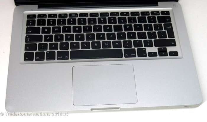 MacBook Pro 13.3-inch | Core i5 2.4GHz | 4GB DDR3 RAM | 500GB HDD | INTEL HD GRAPHICS