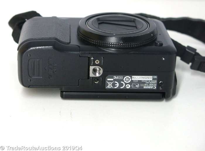 Canon PowerShot G11 Digital Camera with 5x Wide Angle Optical Stabilized Zoom and 2 8 inch LCD