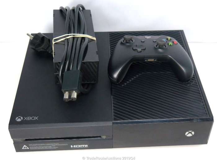 Microsoft Xbox One 1TB Model 1540 Gaming Console + 1 Controller