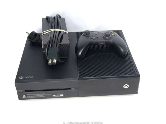 Microsoft Xbox One 1TB Model 1540 Gaming Console + 1 Controller