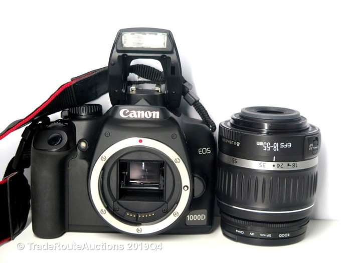 Canon EOS 1000D Digital SLR camera plus Canon 18-55mm Lens Professional KIT