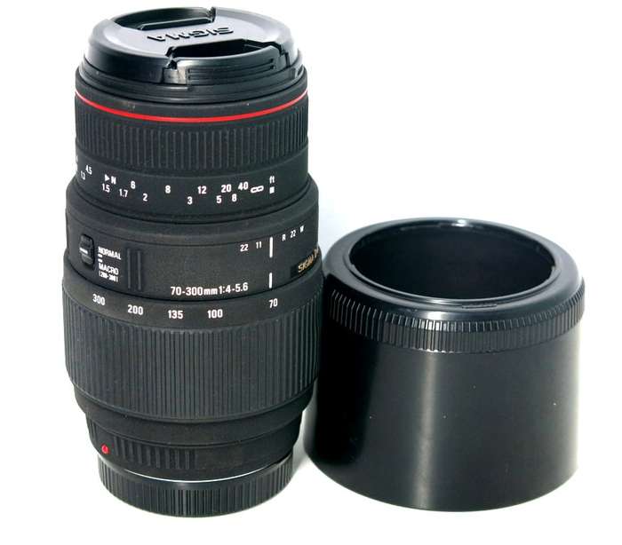 SIGMA DG 70-300mm Telephoto Zoom Lens for SONY / MINOLTA DSLR CAMERAS