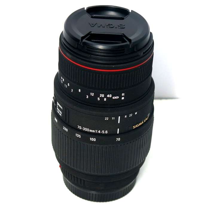 SIGMA DG 70-300mm Telephoto Zoom Lens for SONY / MINOLTA DSLR CAMERAS