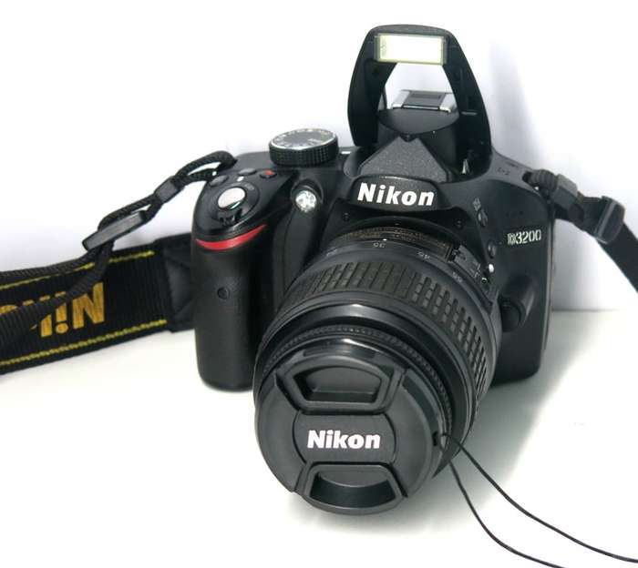 Nikon D3200 24.2 MP CMOS Digital SLR with 18-55mm f/3.5-5.6 AF-S DX NIKKOR Zoom Lens - 24.2 MP