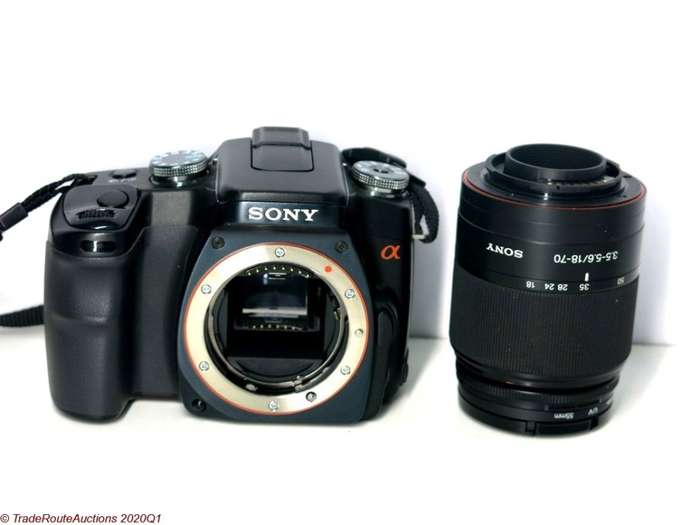 SONY ALPHA A100 DSLR PROFESSIONAL DIGITAL CAMERA + 18-70mm SONY LENS KIT
