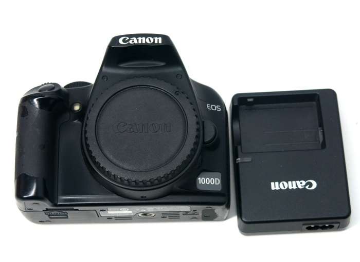 Canon EOS 1000D Digital SLR camera BODY ONLY