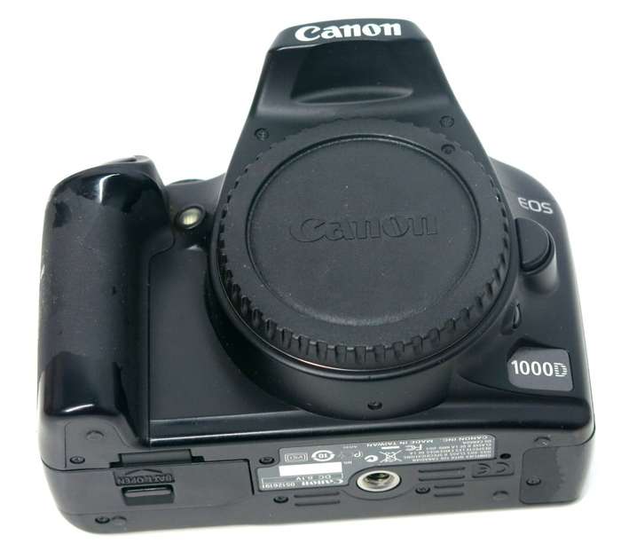 Canon EOS 1000D Digital SLR camera BODY ONLY