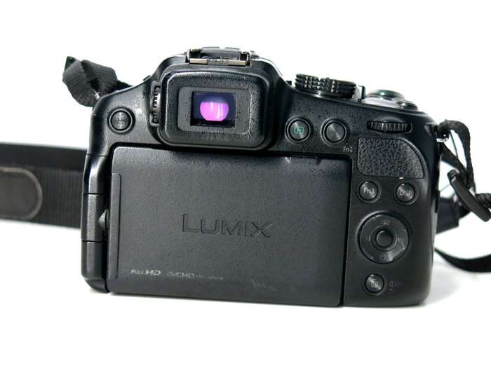 Leica Lens - Panasonic Lumix DMC-FZ200 12.1 MP Digital Camera 24x Optical Zoom