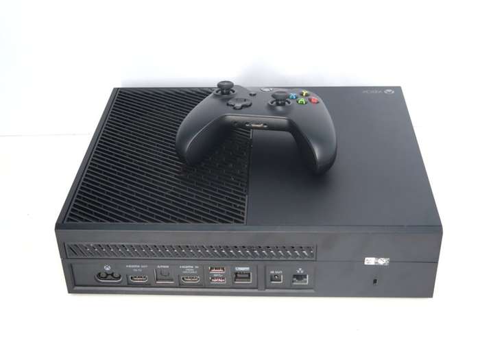Microsoft Xbox One 1TB Model 1540 Gaming Console + 1 Controller