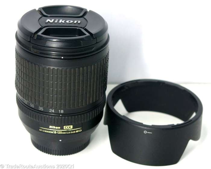 Nikon 18-135mm f/3.5-5.6G ED-IF AF-S DX Zoom-Nikkor Lens for Nikon Digital SLR Cameras