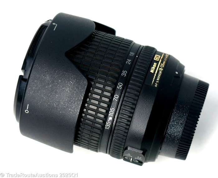 Nikon 18-135mm f/3.5-5.6G ED-IF AF-S DX Zoom-Nikkor Lens for Nikon Digital SLR Cameras