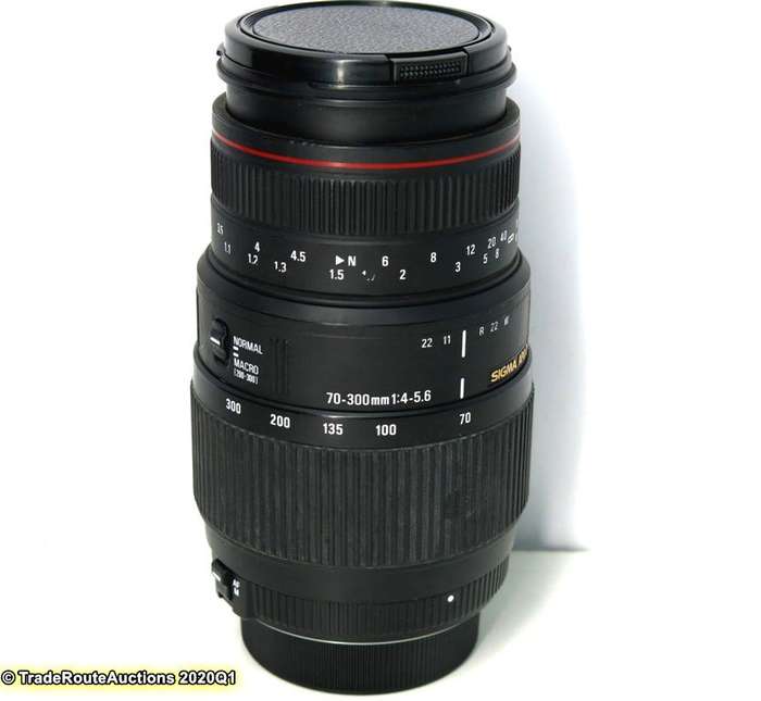 SIGMA APO DG 70-300mm Telephoto Zoom Lens for NIKON DIGITAL SLR CAMERAS