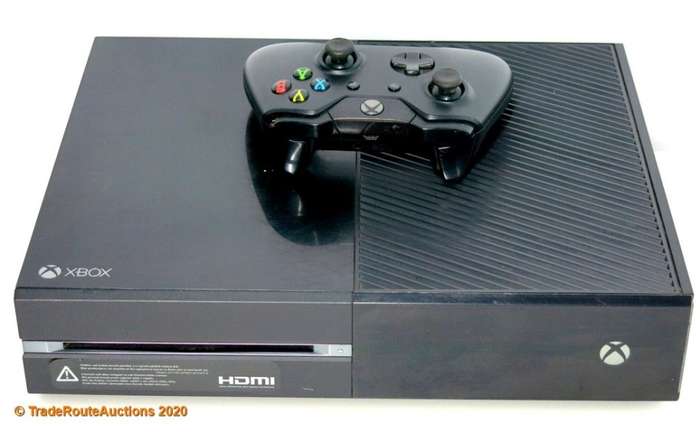 Microsoft Xbox One 500GB Model 1540 Gaming Console + 1 Controller