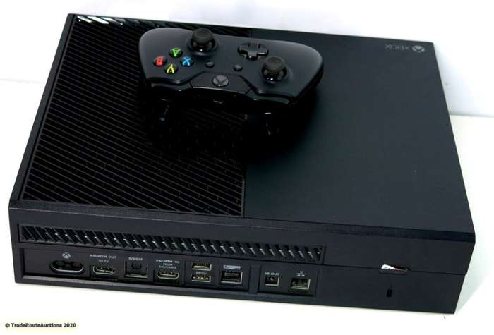 Microsoft Xbox One 1TB Model 1540 Gaming Console + 1 Controller
