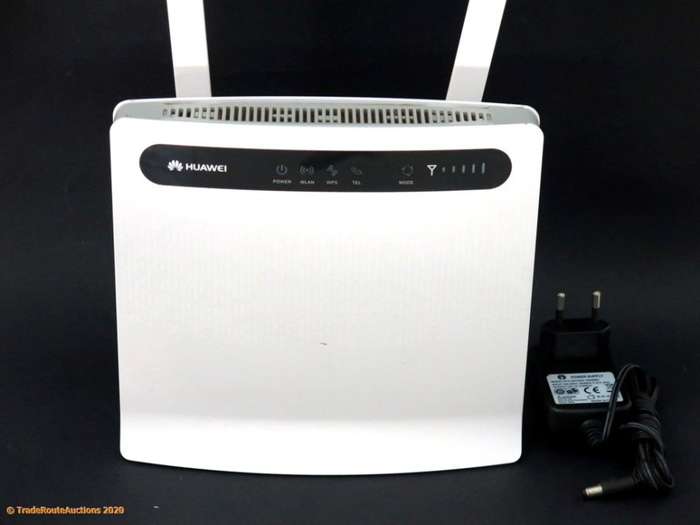 Huawei B593 4G LTE WiFi Modem Wireless Router (uses SIM card)