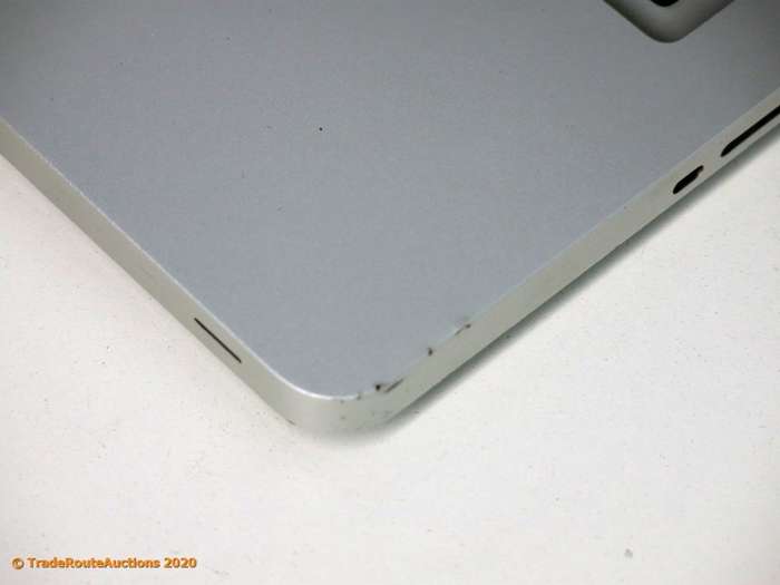 MacBook Pro 13.3-inch | Core i5 2.4GHz | 4GB DDR3 RAM | 128GB SSD | INTEL HD GRAPHICS