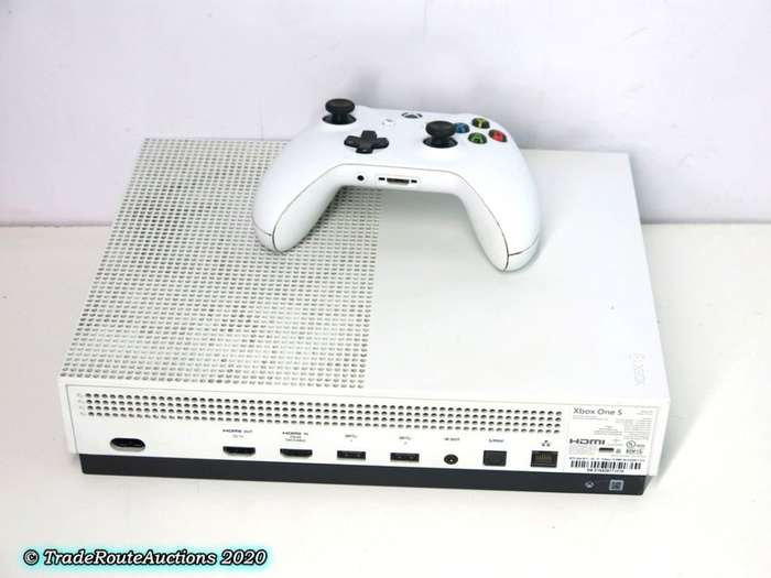 Microsoft Xbox One S 500GB Console (WHITE) Model 1681 + 1 Controller (WHITE)