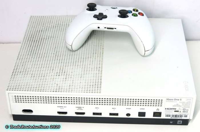 Microsoft Xbox One S 500GB Console (WHITE) Model 1681 + 1 Controller (WHITE)