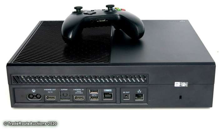 Microsoft Xbox One 500GB Model 1540 Gaming Console + 1 Controller