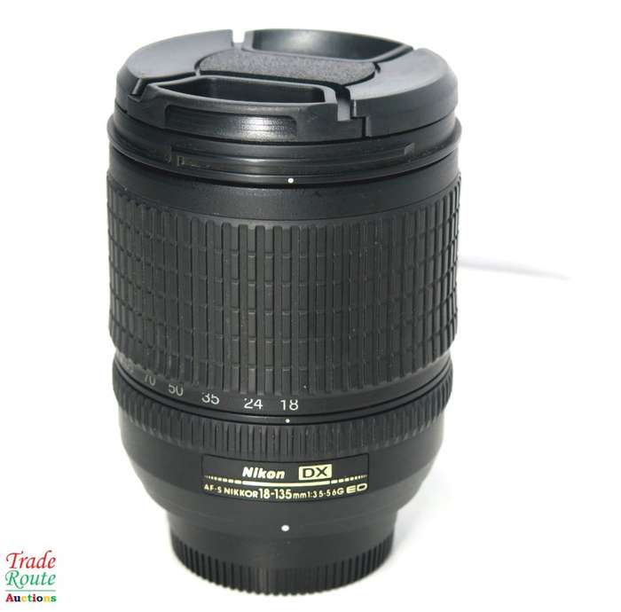 Nikon 18-135mm f/3.5-5.6G ED-IF AF-S DX Zoom-Nikkor Lens for Nikon Digital SLR Cameras