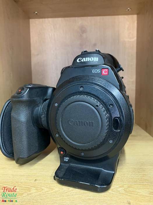Canon EOS C300 Cinema Camera - EF lens Mount [ Comes with battery - Charger Lost ]