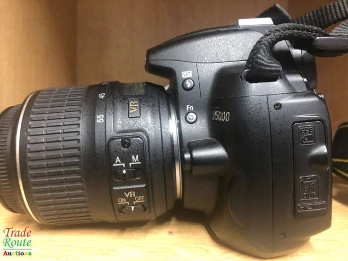 NIKON D5000 DSLR CAMERA BODY with Nikon 18-55mm  LENS KIT