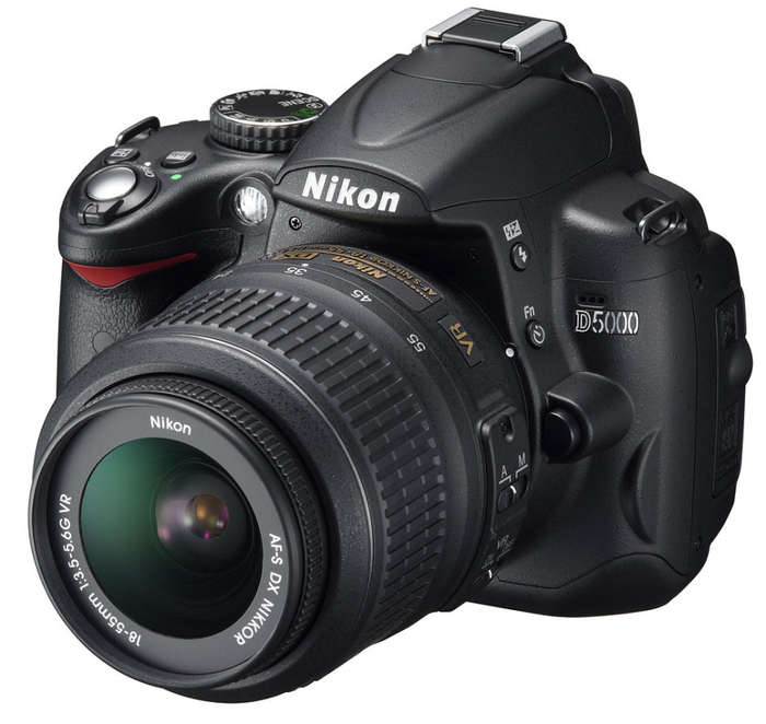 NIKON D5000 DSLR CAMERA BODY with Nikon 18-55mm  LENS KIT