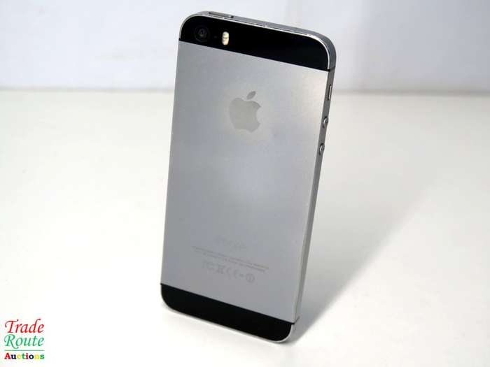 Apple Iphone 5S SmartPhone | 16GB | A1530 | MF352SO/A *** APPLE IPHONE5s ***