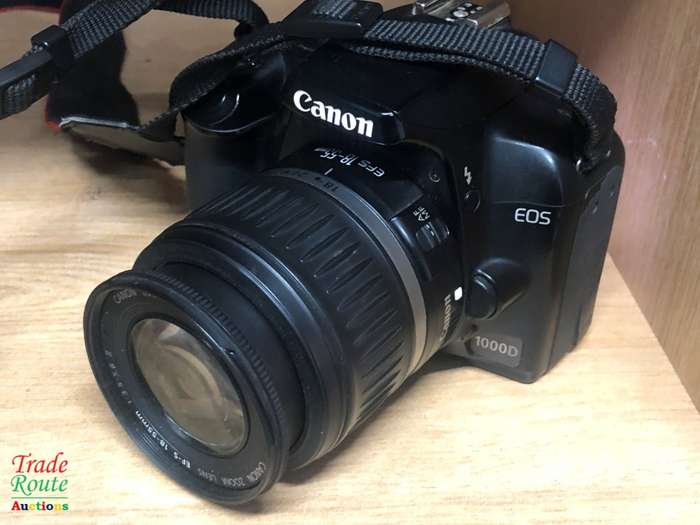 Canon EOS 1000D Digital SLR camera plus Canon 18-55mm Lens Professional KIT