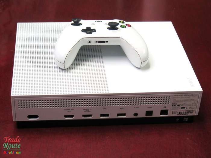 Xbox One S All-Digital Edition (WHITE) 1TB + 1 Controller (WHITE)