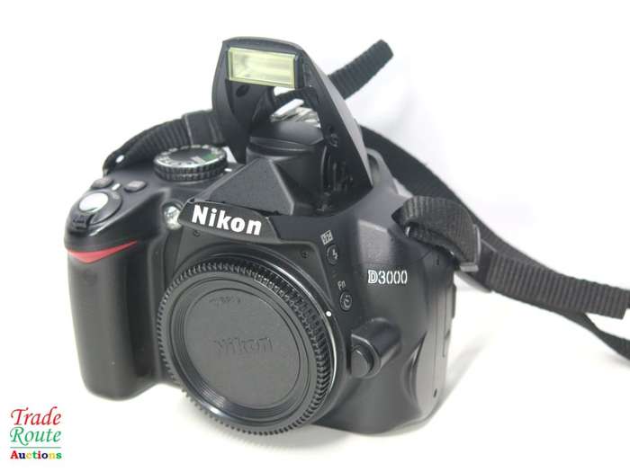 NIKON D3000 DSLR CAMERA  (BODY ONLY) PROFESSIONAL CAMERA BODY