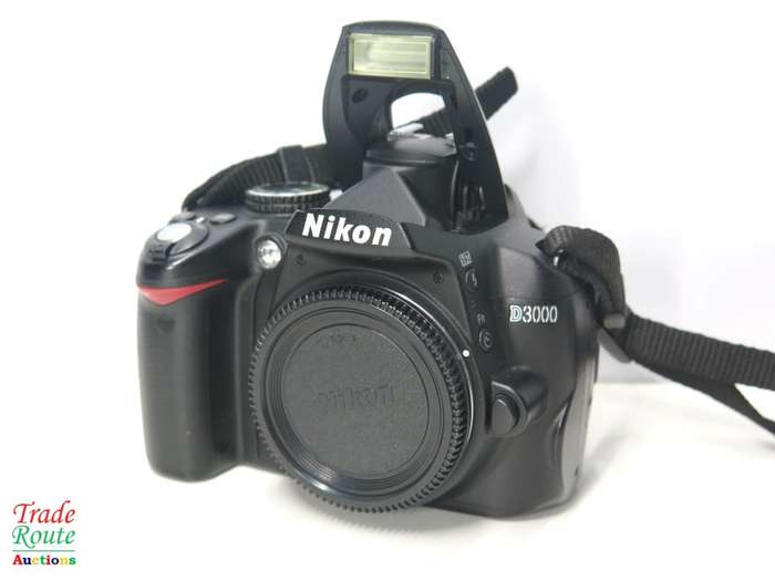 NIKON D3000 DSLR CAMERA  (BODY ONLY) PROFESSIONAL CAMERA BODY