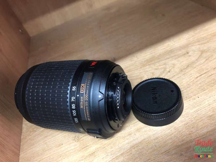 Nikon AF-S NIKKOR 55-200mm VR [ VIBRATION REDUCTION ] LENS