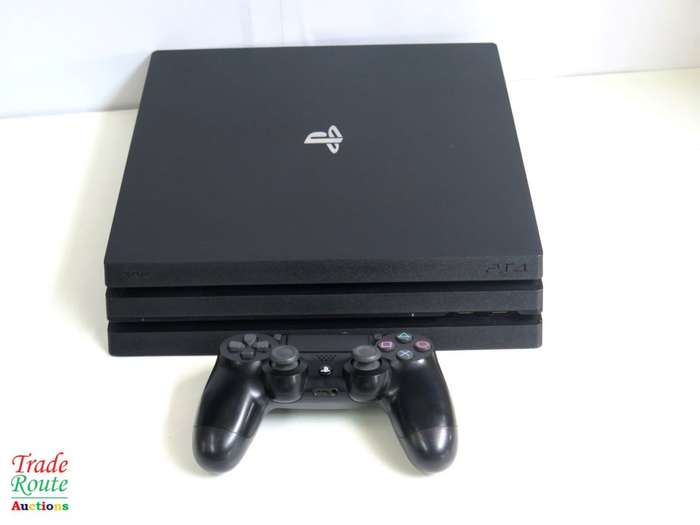Sony Playstation 4 Console Pro 1TB [CUH-7216b] PS4 PRO + 1 Wireless Controller
