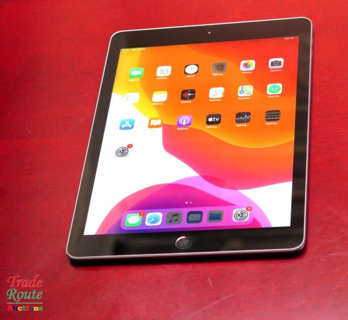 Apple iPad 6th Gen 2018 | MR7F2HC/A | WiFi  only | 32GB | Space Grey | A1893 | RETINA IPad6