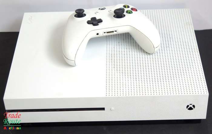 Microsoft Xbox One S 1TB Console (WHITE) Model 1681 + 1 Controller (WHITE)