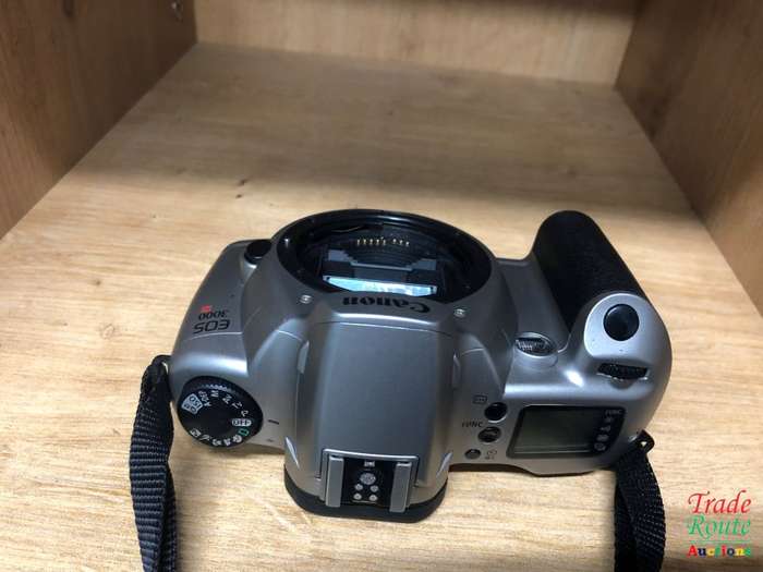Canon EOS 3000N - SLR camera - 35mm FILM - body only