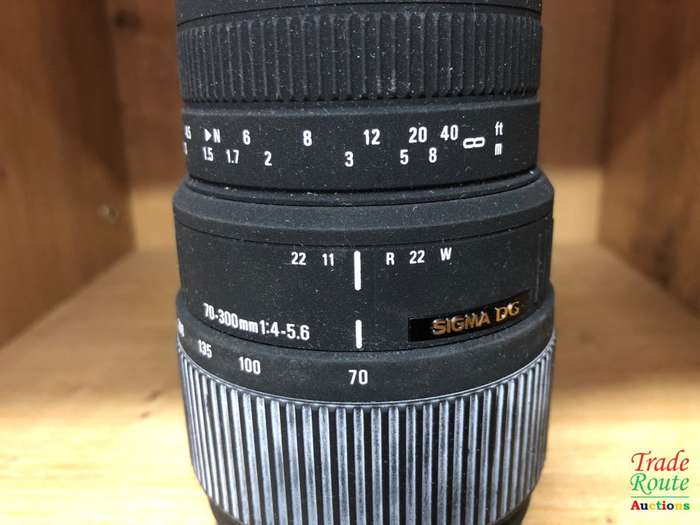 [BOXED] SIGMA DG 70-300mm Telephoto Zoom Lens for CANON AF DSLR Cameras