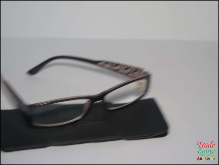 X-TRA VISION Fashion Reading Glasses - with matching case  [ +2.00 ]