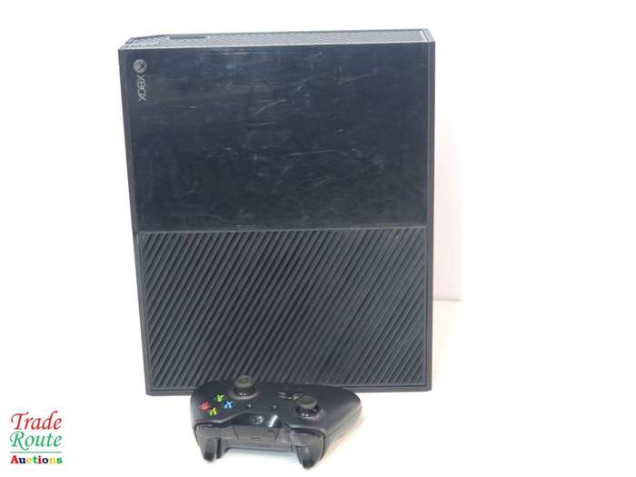 Microsoft Xbox One 500GB Model 1540 Gaming Console + 1 Controller