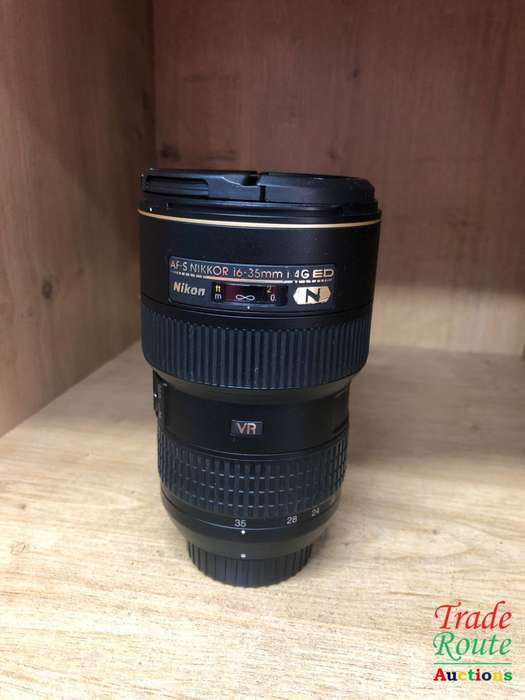 Nikon AF-S FX NIKKOR 16-35mm f/4G ED VR Zoom Lens with Auto Focus